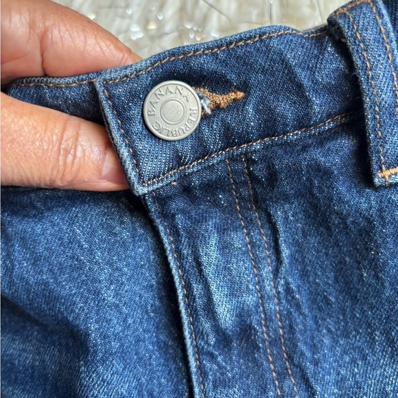 BANANA REPUBLIC Women’s Denim Shorts - Picture 3 of 16